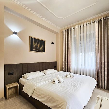 Sunflower Junior Suite Tirana Exterior foto